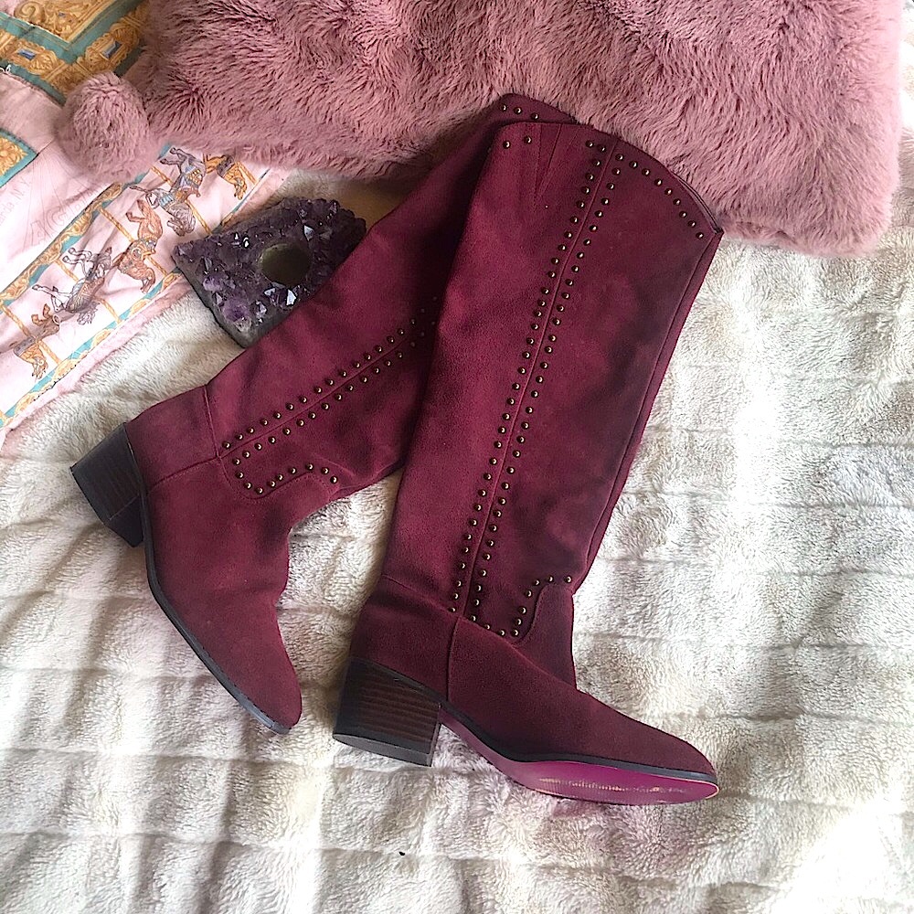 Twiggy London Suede Boots 💕
